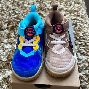 Lebron xviii low tune squad